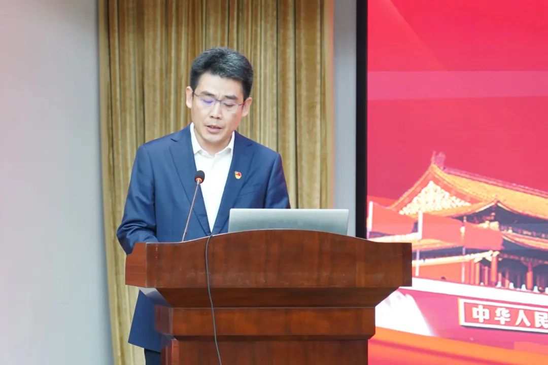 罗柱.JPG